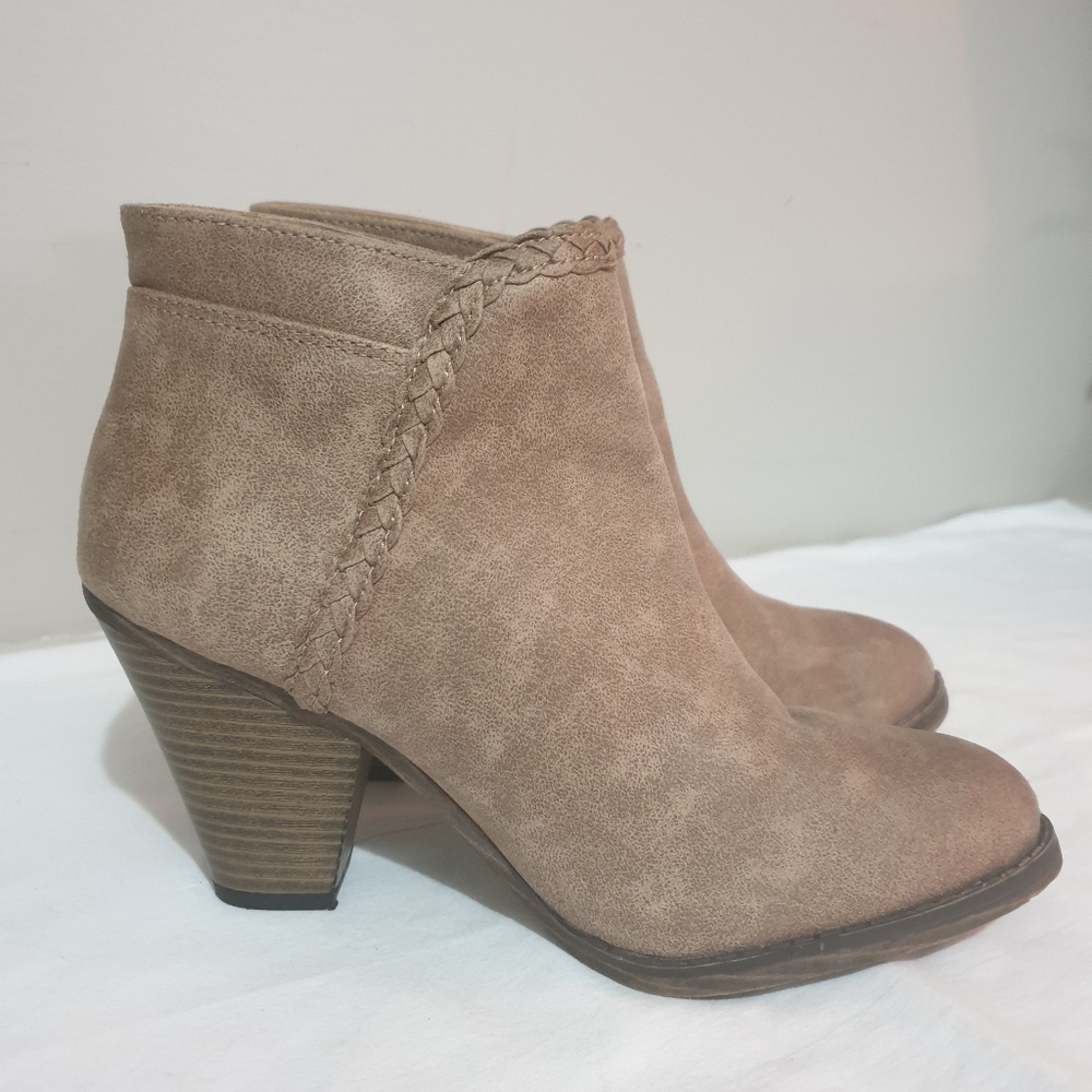 Size 7 MIA Booties Tan